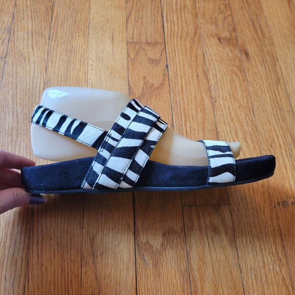 Vionic 8 SAMAR Black White Zebra Print Orthaheel Comfort Flats Shoes Sandals - Picture 8 of 10